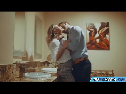 ❤️ Коли грудаста блондинка спокушає вас у громадському туалеті ❤❌ Російське порно на uk.risegame.top ☑